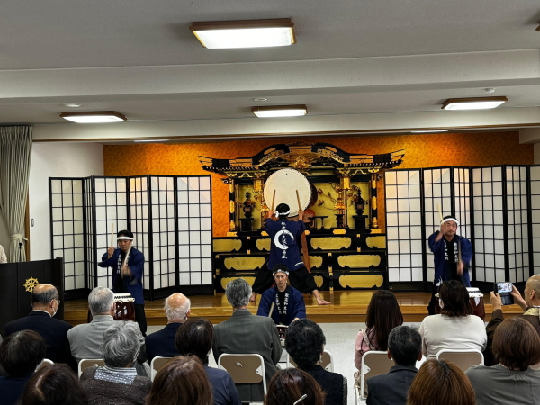 法光寺観音法要の清興「歌露和太鼓会」の皆さんによる太鼓演奏